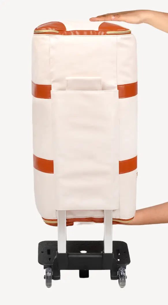 Rear view of the Luxze roller bag